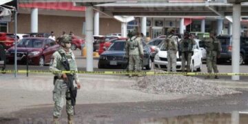 Investigan asesinato en Culiacán a balazos frente a un supermercado en el Desarrollo Urbano Tres Ríos