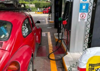 Cliente cuestiona despacho de combustible en gasolinera de Tuxtla Gutiérrez tras carga de 39.4 litros en tanque de 40