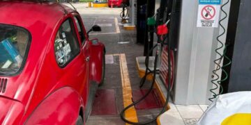 Cliente cuestiona despacho de combustible en gasolinera de Tuxtla Gutiérrez tras carga de 39.4 litros en tanque de 40