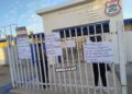 Padres de familia toman instalaciones de la primaria Hermanos Flores Magón por esta razón