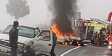 Se incendia vehículo tras nuevo accidente en el kilómetro 31 de la carretera Tuxtla-San Cristóbal