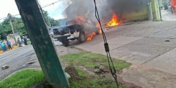 Operativo contra objetivo prioritario desata enfrentamientos y quema de vehículos en Totolapan, Morelos